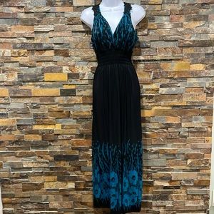 Sleeveless long stretchy dress